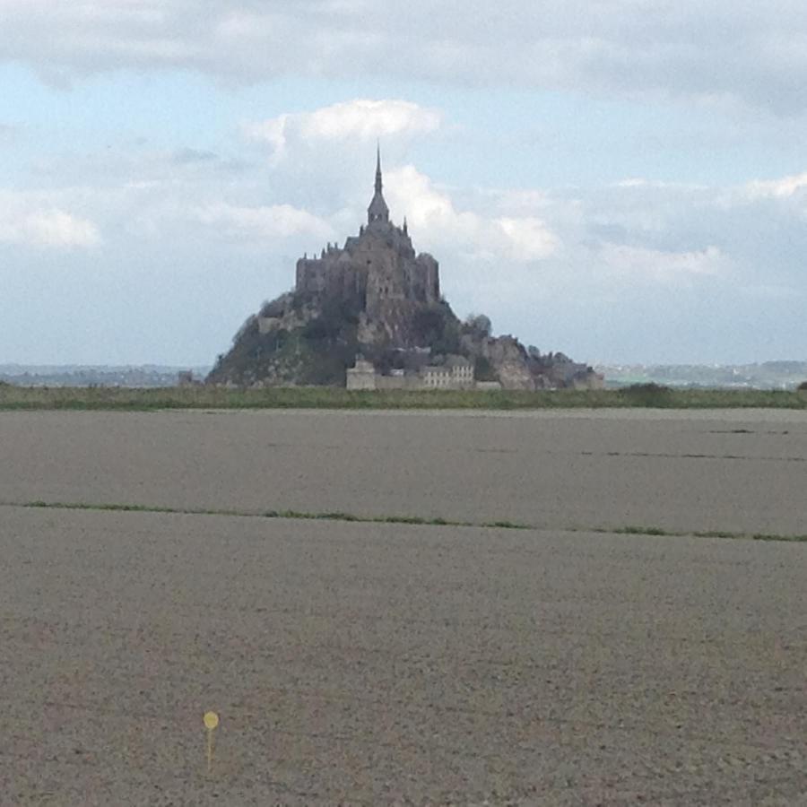 Chambres D'Hotes Dans La Baie Du Mt St Michel Carolles Exteriör bild